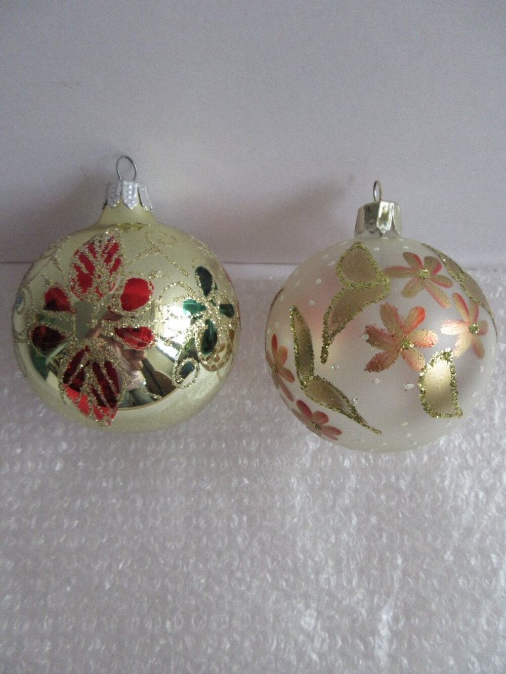 2 Commodore Christmas Hand Decorated Glass Vintage Ornaments Gold Red Green